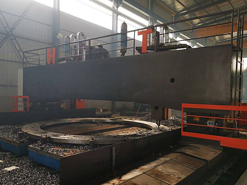 高精度數(shù)控法蘭生產(chǎn)設(shè)備